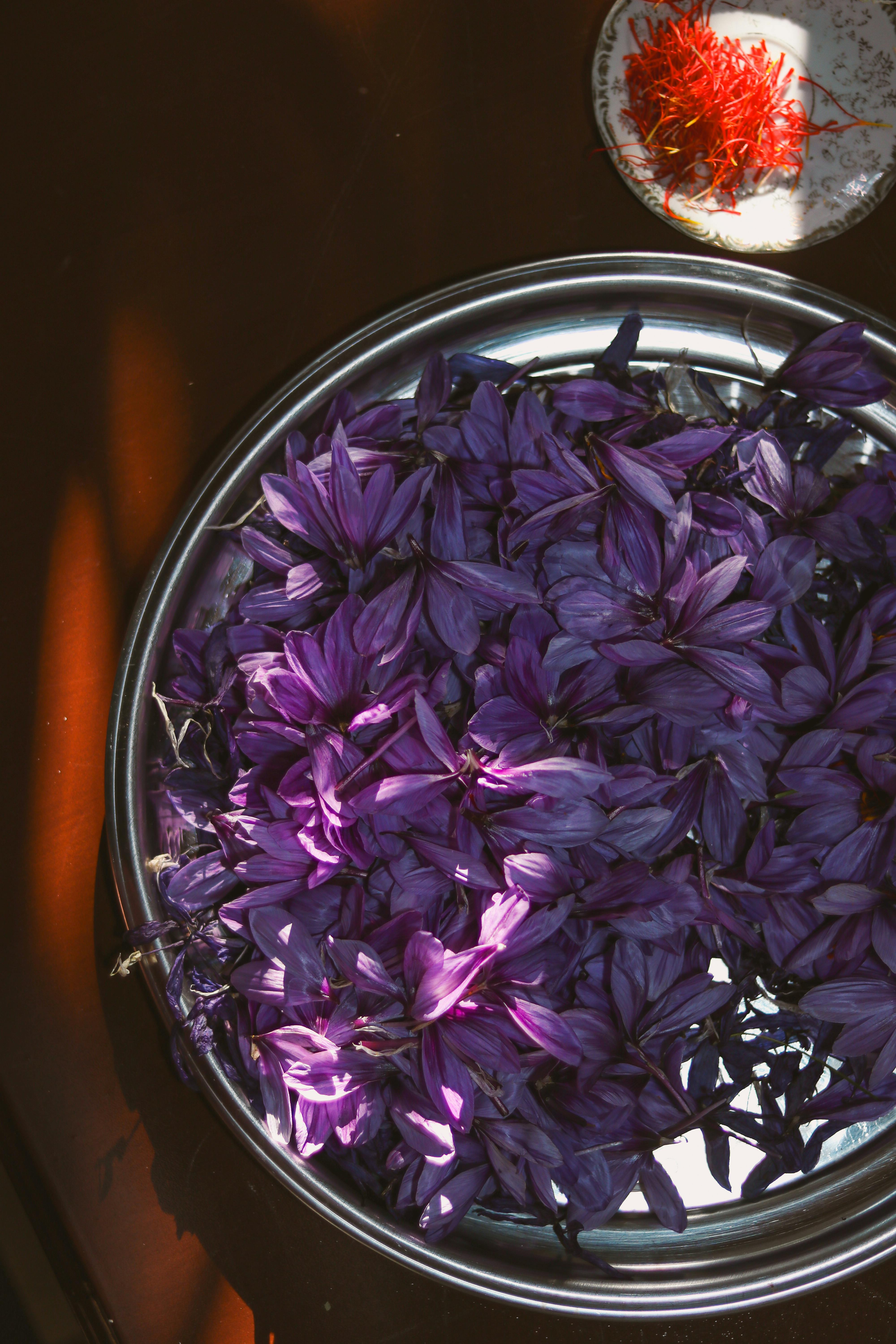 ARNA Innovation | Premium Persian Saffron | Fully Organic & Hand-Picked Experience the pinnacle of luxury with ARNA Innovation's authentic Persian saffron. 100% organic, meticulously hand-picked, and globally sourced for unrivaled aroma, purity, and vibrant color.